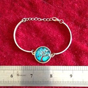 NWOT tree of Life bracelet